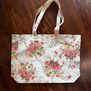 Sezane Lightweight floral tote bag with a vintage vibe #cottagecore